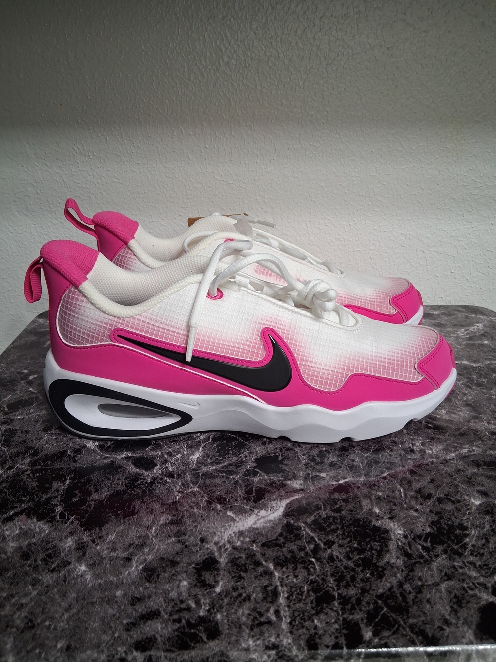 NWT'S Girls Nike Air Max Nova  White & Pink Sport Sneakers Size 7Y